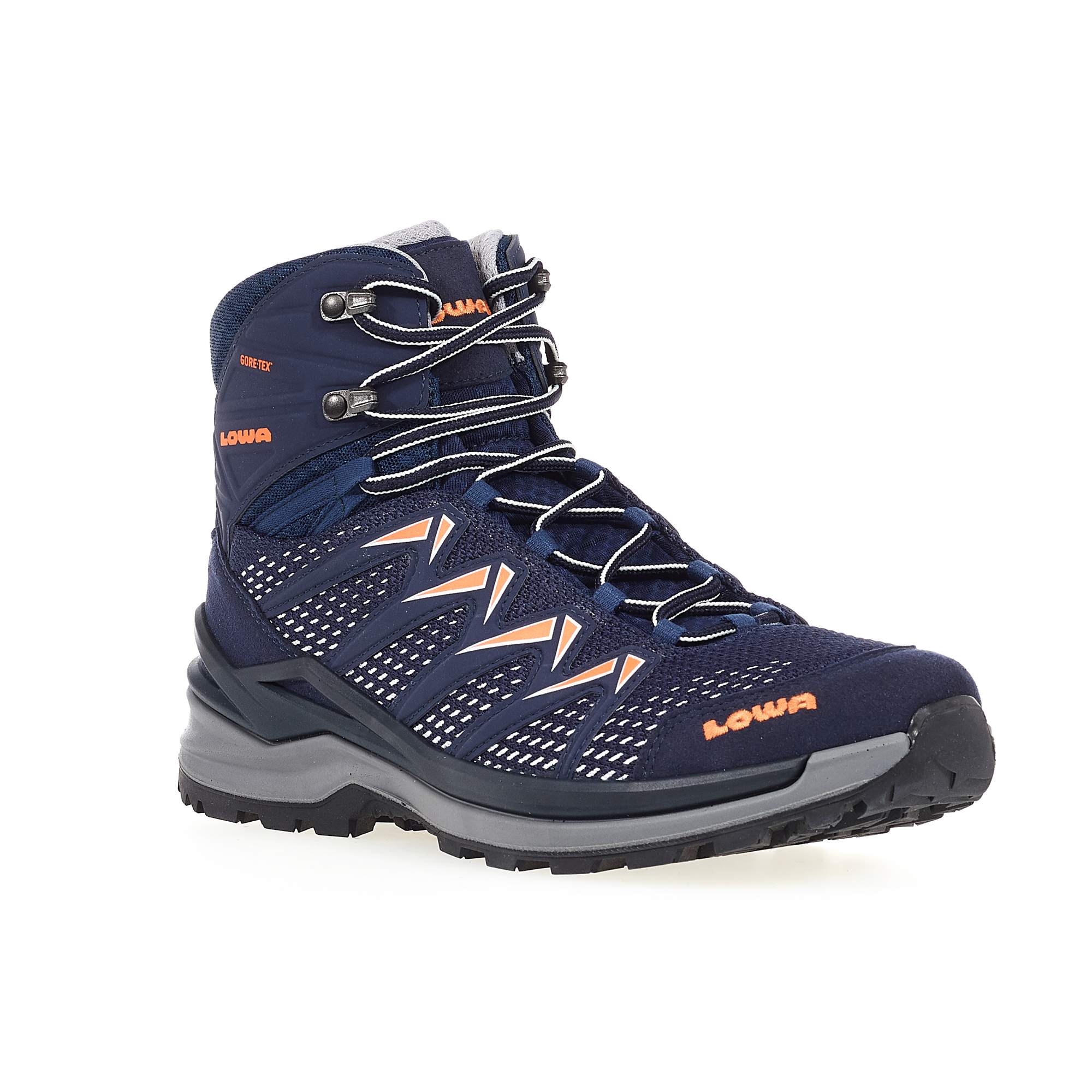 Hiking boots hot sale in summer